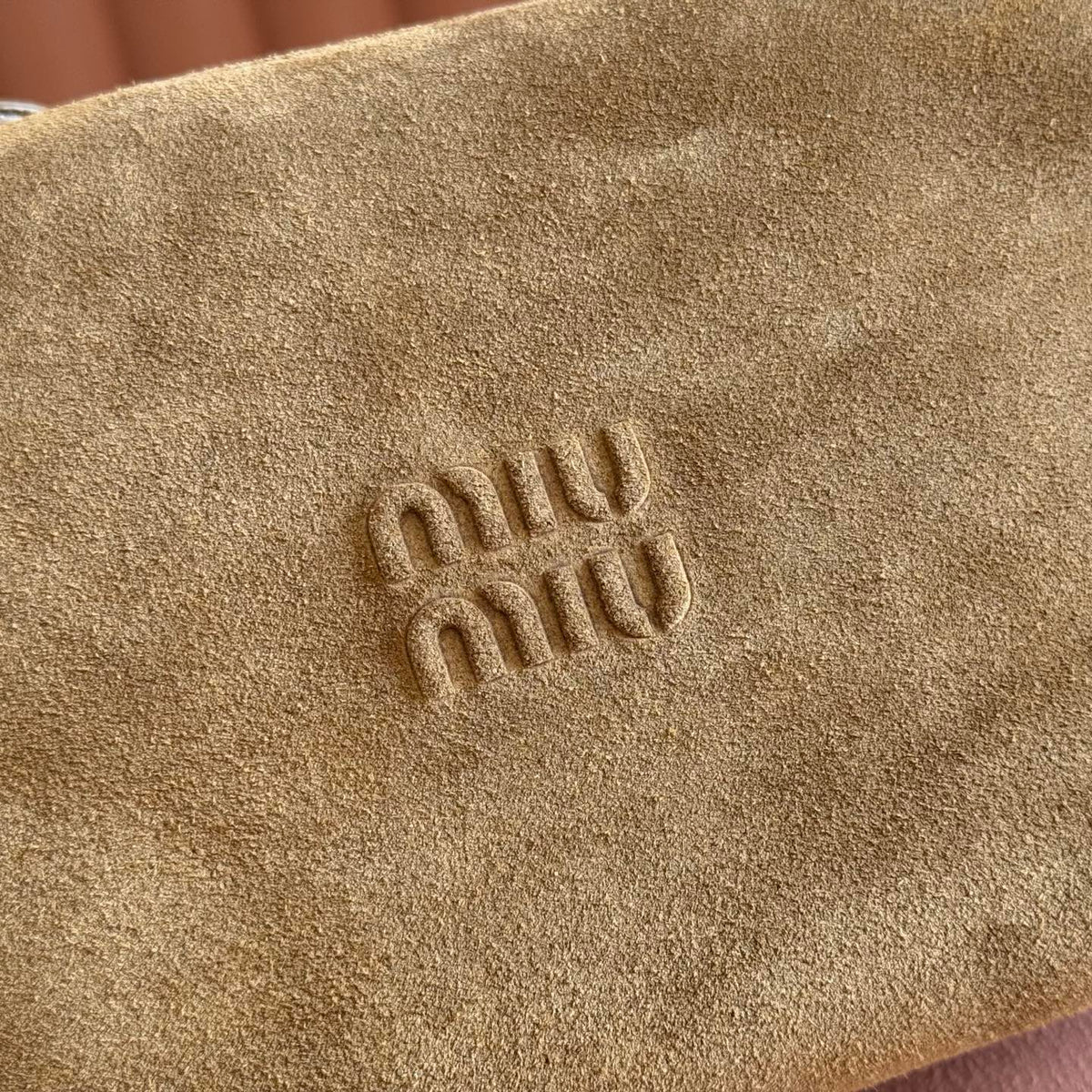Miu 5NE841 Pouch Camel Suede 280987