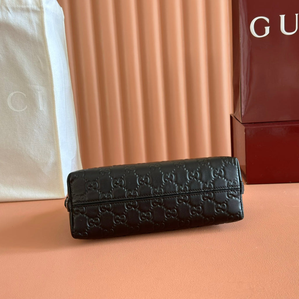 GG Emblem Shoulder Bag Black Embossed Cowhide