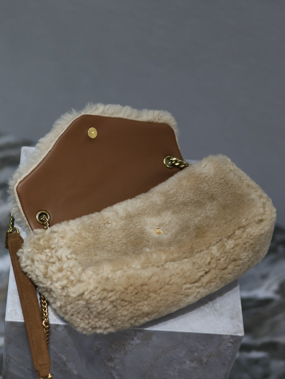 CALYPSO BAG 26 IN BEIGE SHEARLING WITH BROWN SUEDE HANDLE