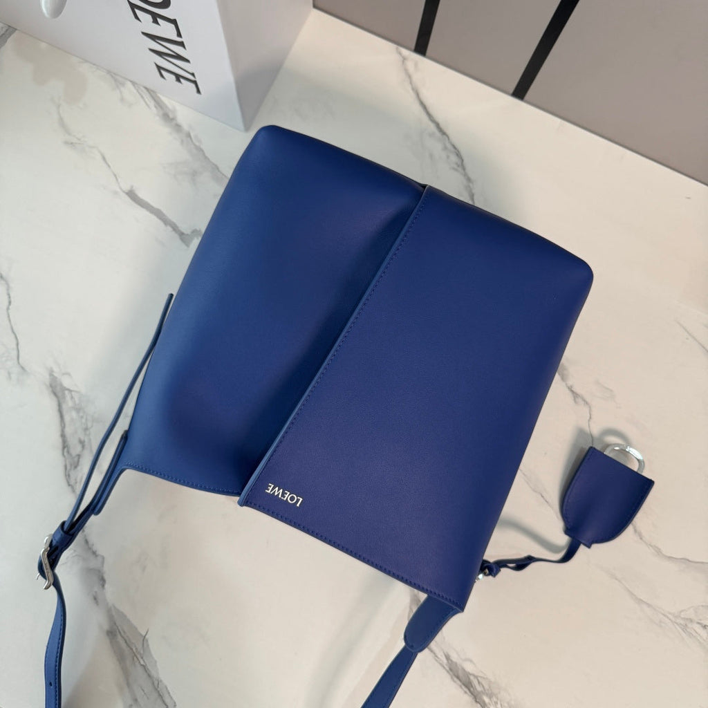 Loewe Medium Bilbao Bucket Blue Smooth Calfskin 289318