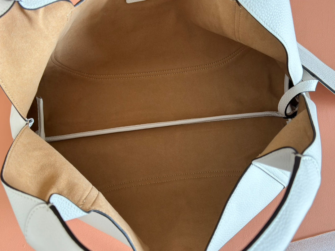 Gucci Softbit Shoulder Bag White Calfskin 248332
