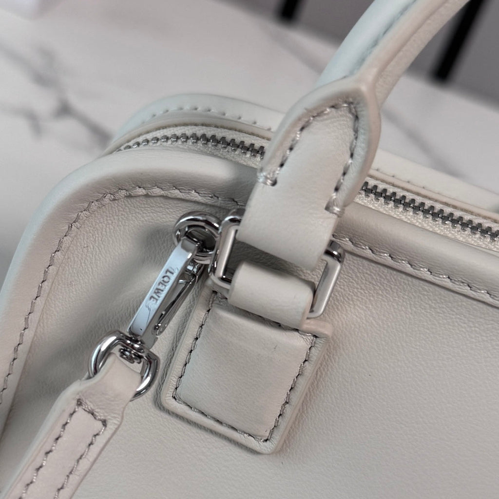 Loewe 2026 Amazona 180 Bag 20cm White Soft Calfskin 289380
