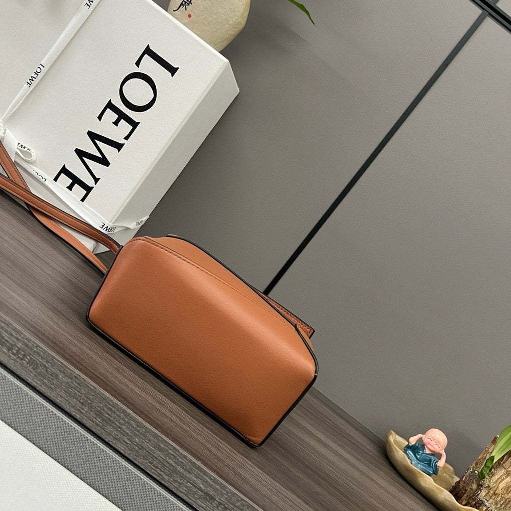 LOE MINI 18 PUZZLE BAG IN GOLD CALFSKIN