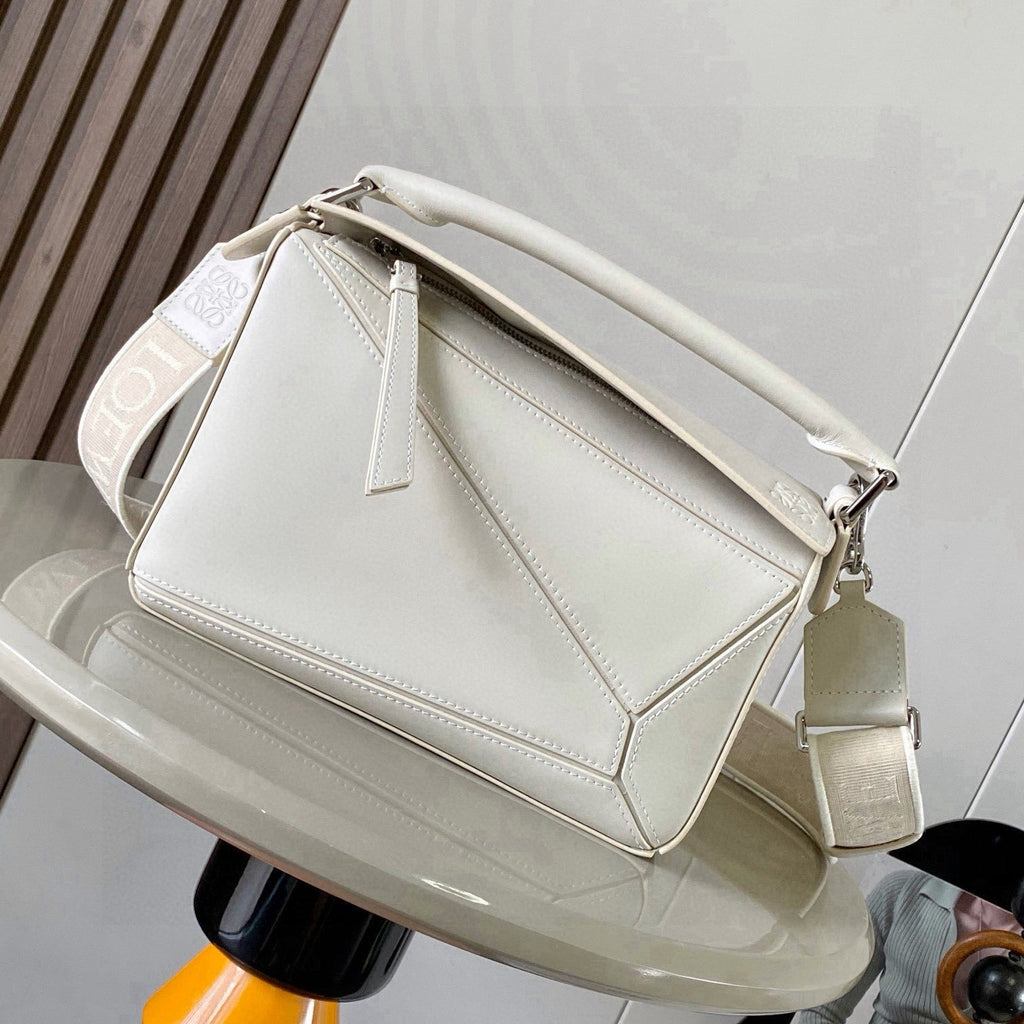 Loewe Puzzle Bag 24cm White Soft Nappa Calfskin