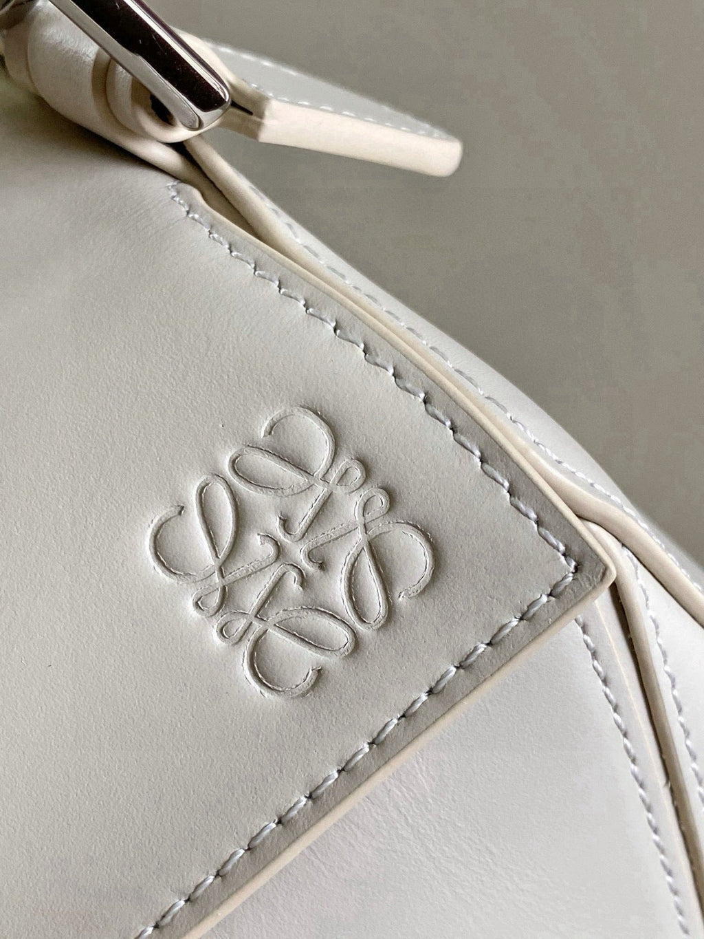 Loewe Puzzle Bag 24cm White Soft Nappa Calfskin