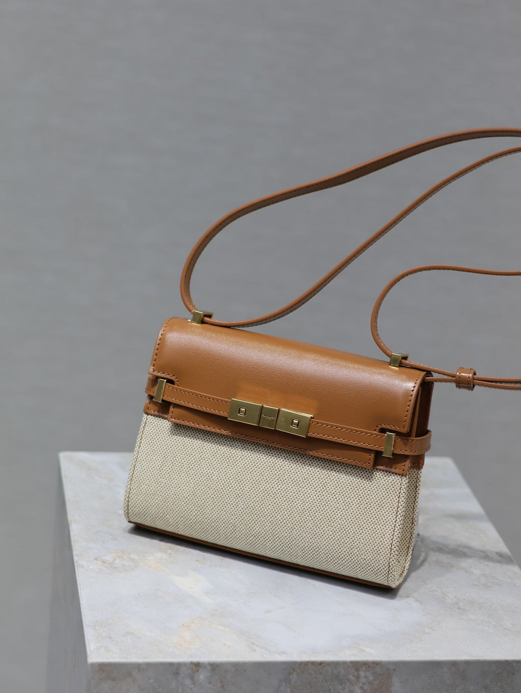 MANHATTAN MINI 19 IN WHITE CANVAS AND BROWN LAMBSKIN GOLD BUCKLE
