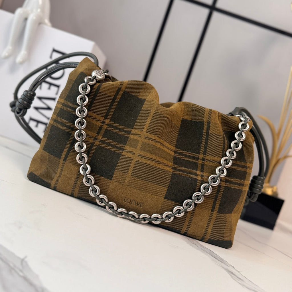 Loewe Flamenco Clutch Bag 30 Yellow Black Suede 280519