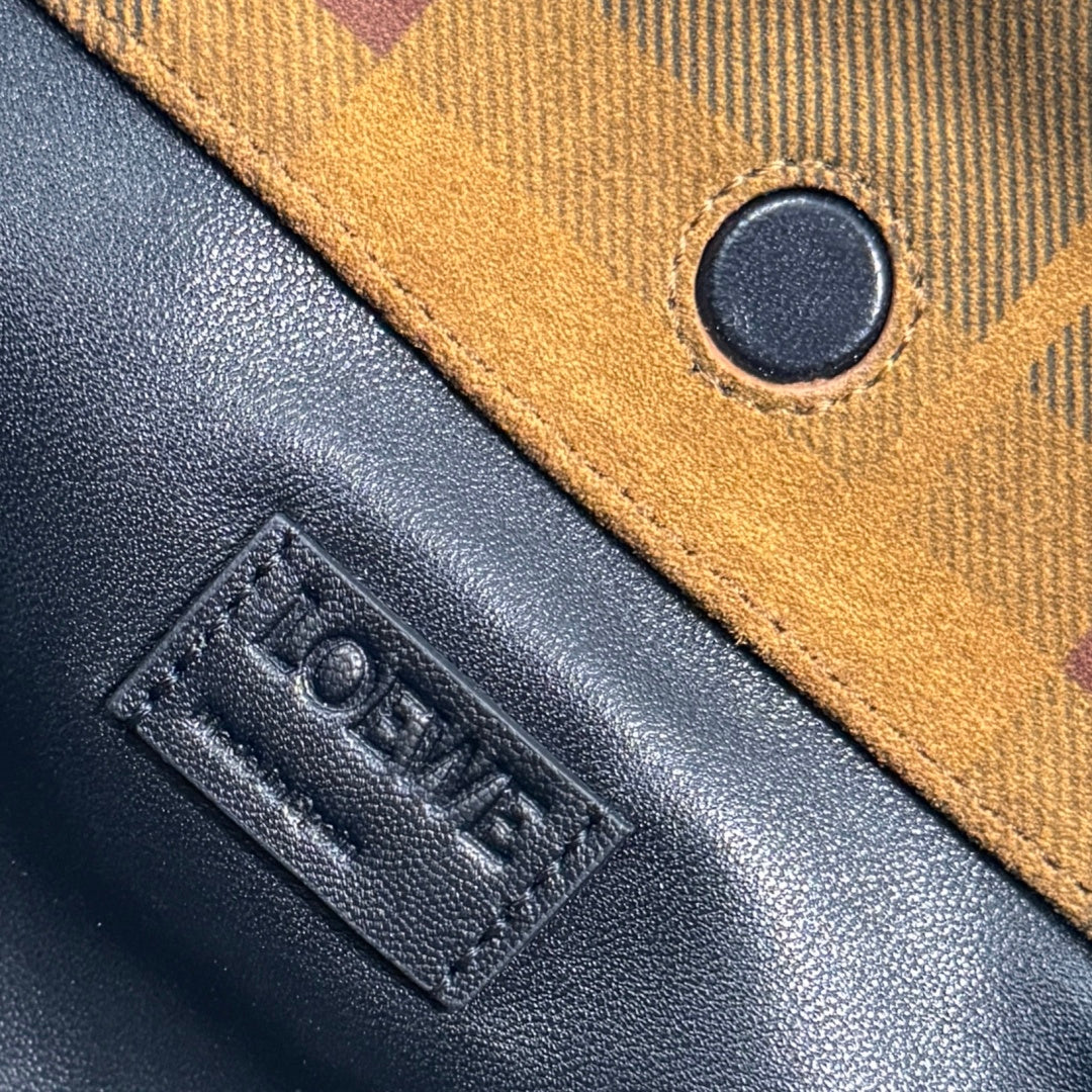 Loewe Flamenco Clutch Bag 30 Camel Black Suede 280517