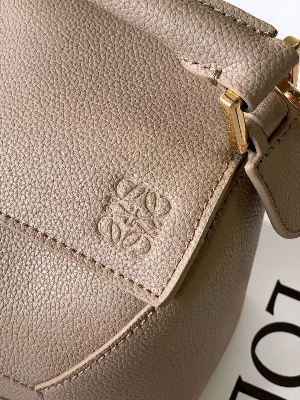 Loewe 2026 Puzzle Bag 24 Beige Grained Calfskin