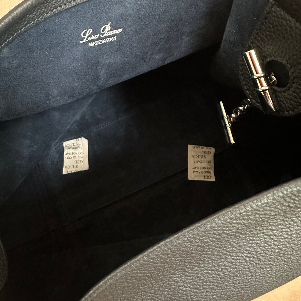LARGE 36 BALE BAG IN NAVY BLUE GRAIN CALFSKIN
