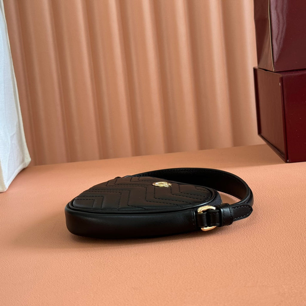 Gucci Marmont Heart Bag Black Calfskin 255057