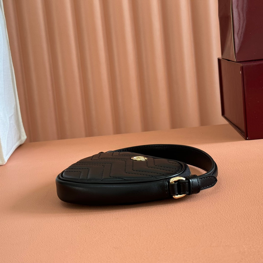 Gucci Marmont Heart Bag Black Calfskin 255057
