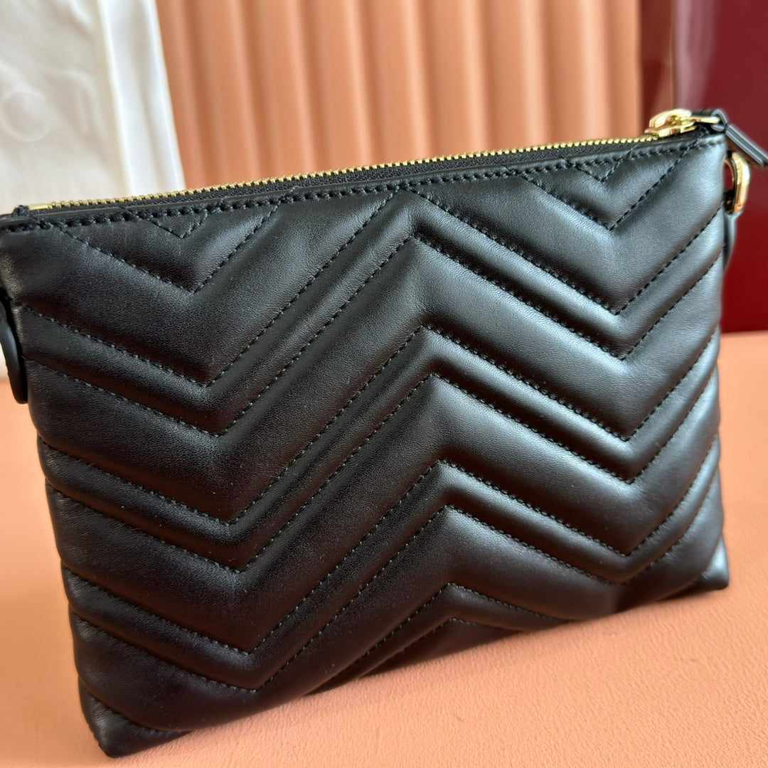 GG Marmont Pochette With Chain Black Cowhide 255061