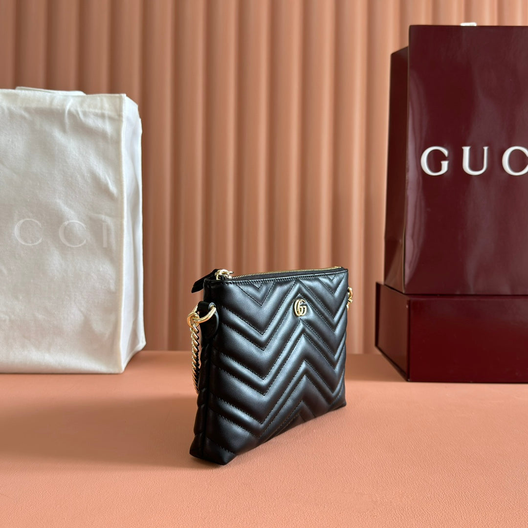 GG Marmont Pochette With Chain Black Cowhide 255061