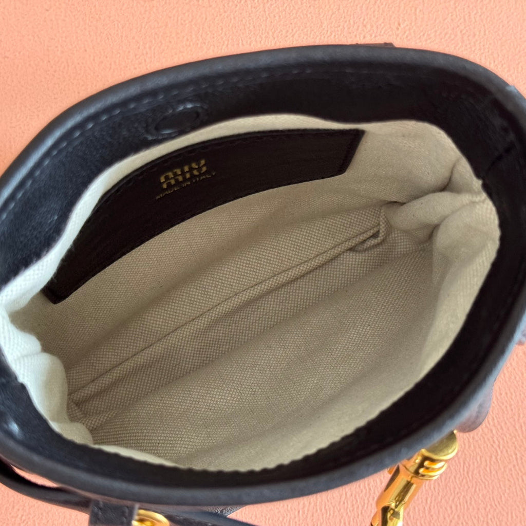 Miu 5NR461 Pouch Black Cowhide 285383