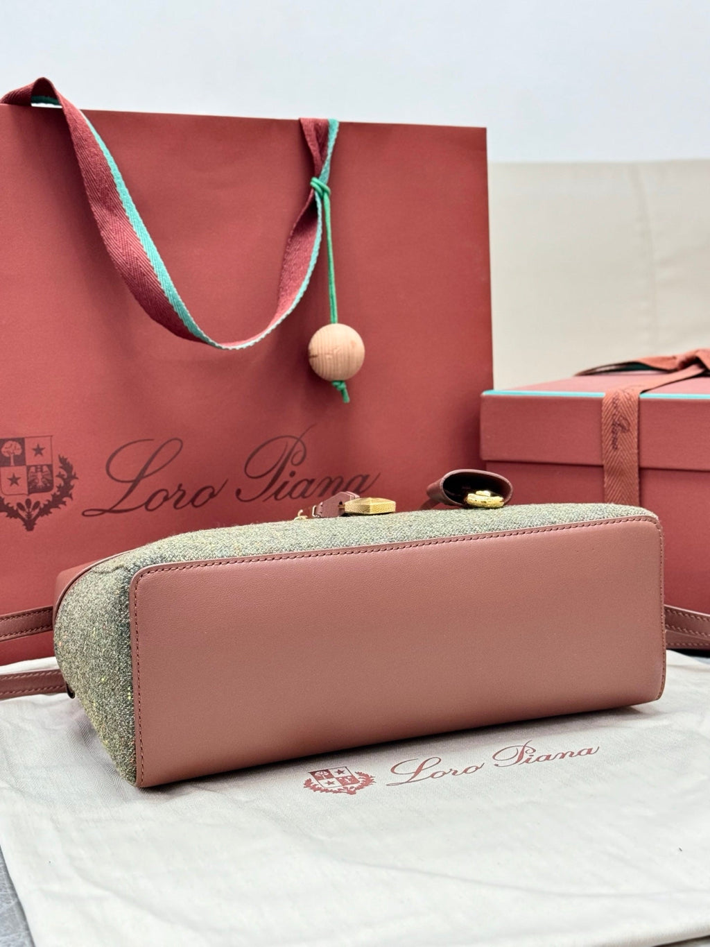 LP Extra Pouch L27 Muted Pink Cashmere Calfskin 282224