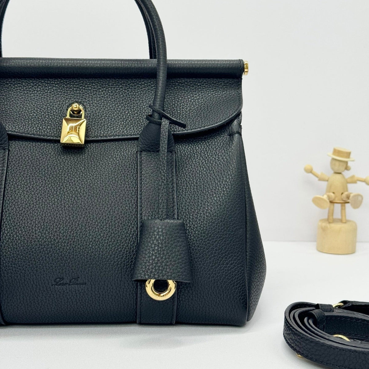 LP Loom L25  Black Lychee Pattern Calfskin 282182