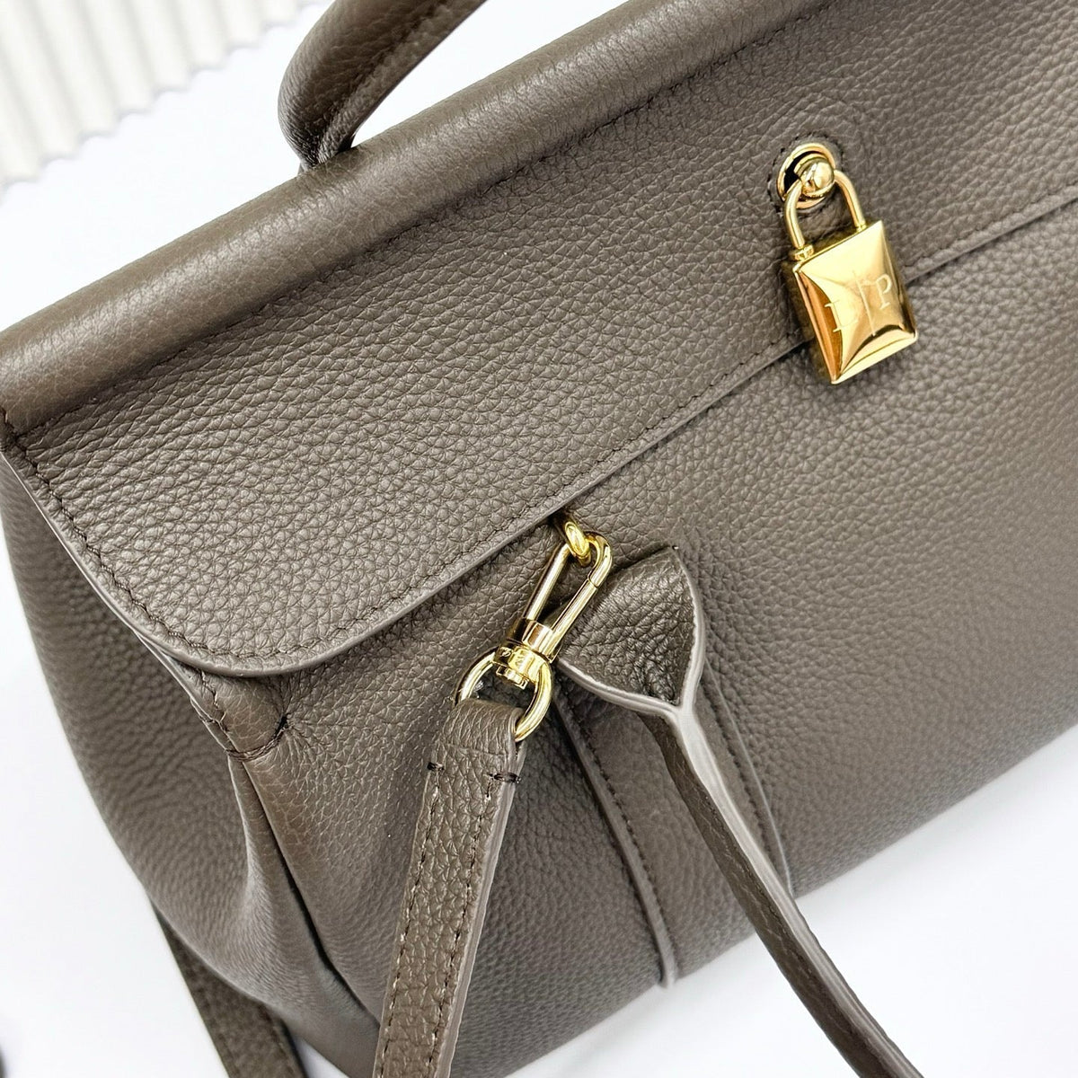 LP Loom L25  Sicilian Chili Calfskin 231861