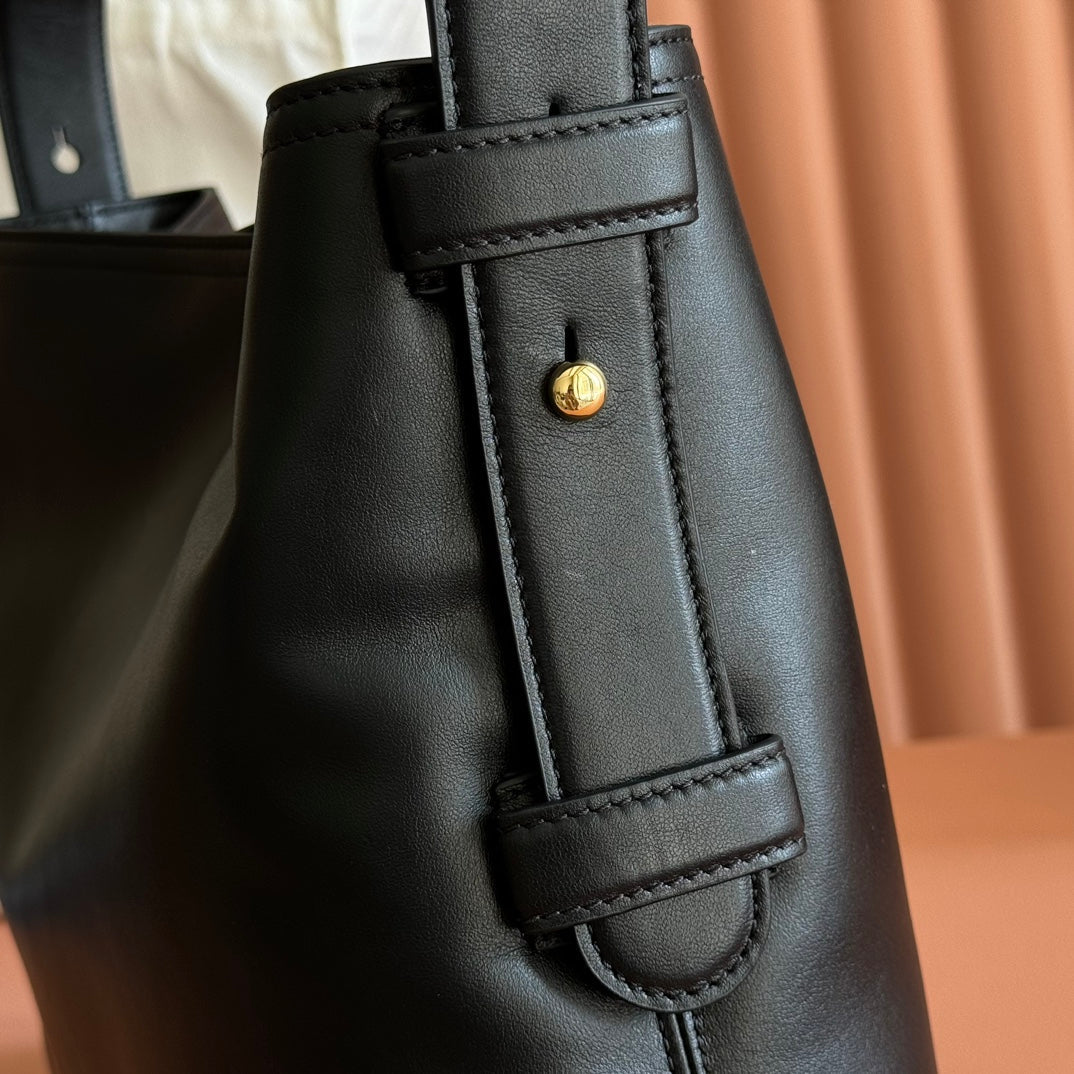 GG Beatrix Large Tote Bag Black Smooth Leather GHW 272128
