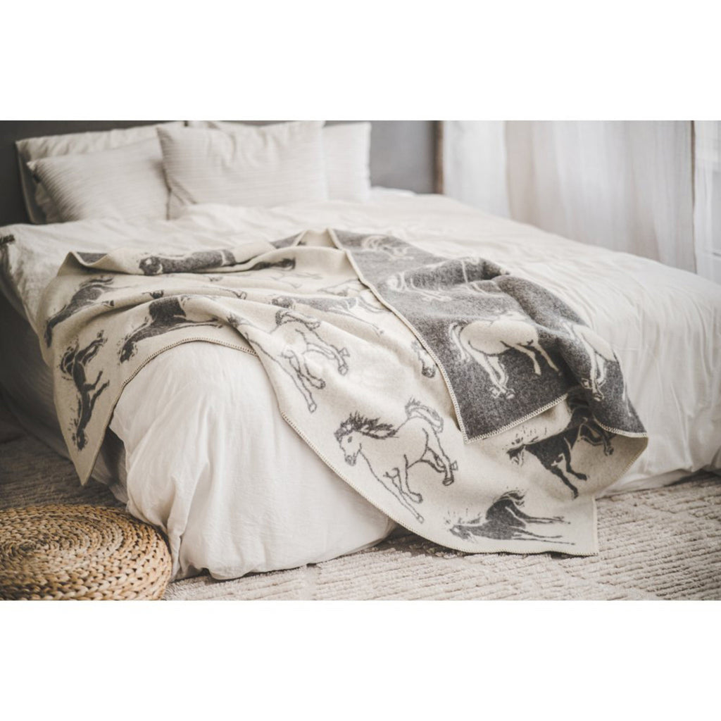 Horse Blanket: Natural New Zealand Wool Reversible Throw (130x200cm)