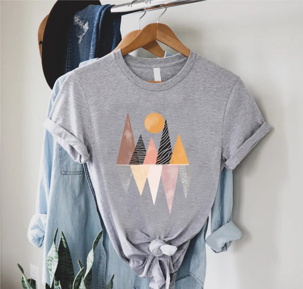 Geometric Shirt,Minimalist Shirt For Women,Geometric Design T-Shirt,Gift For Her,Geometric Art Shirt,Graphic Tee Shirt,Aesthetic Clothing