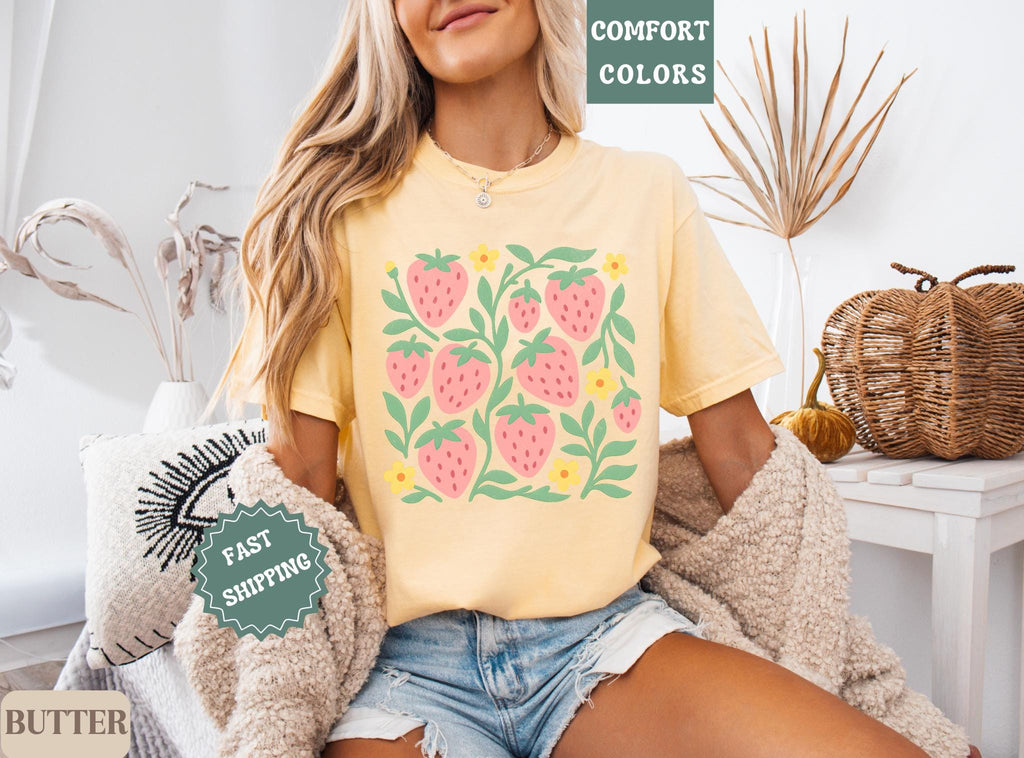 Strawberry Comfort Colors Shirt Fruit Graphic Tee Cottagecore T-Shirt Farmers Market Top Garden Girl Tee Strawberry Festival Shirt Gift