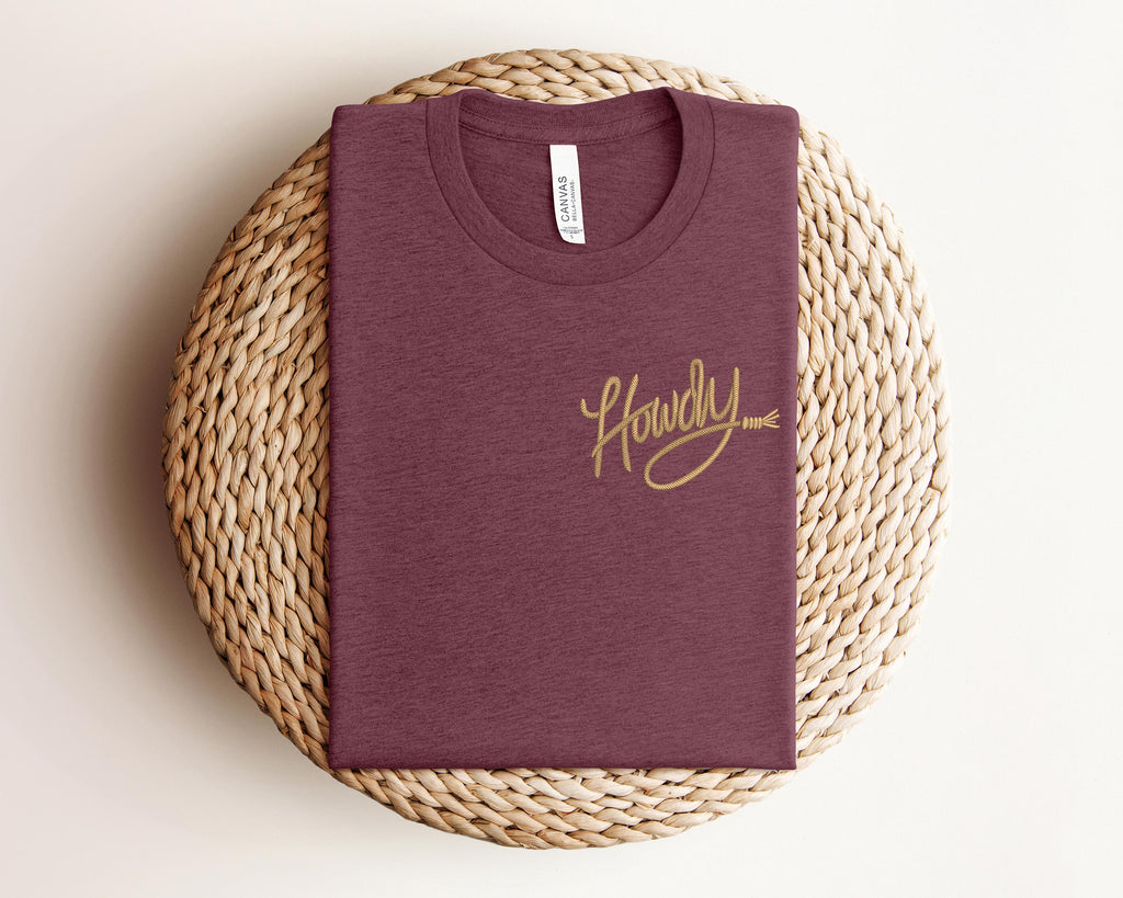 Embroidered Howdy Rope Script Shirt, Trendy Country Music Oversized Shirt, Embroidered Western Vintage Graphic Tee for Cowboy & Cowgirl