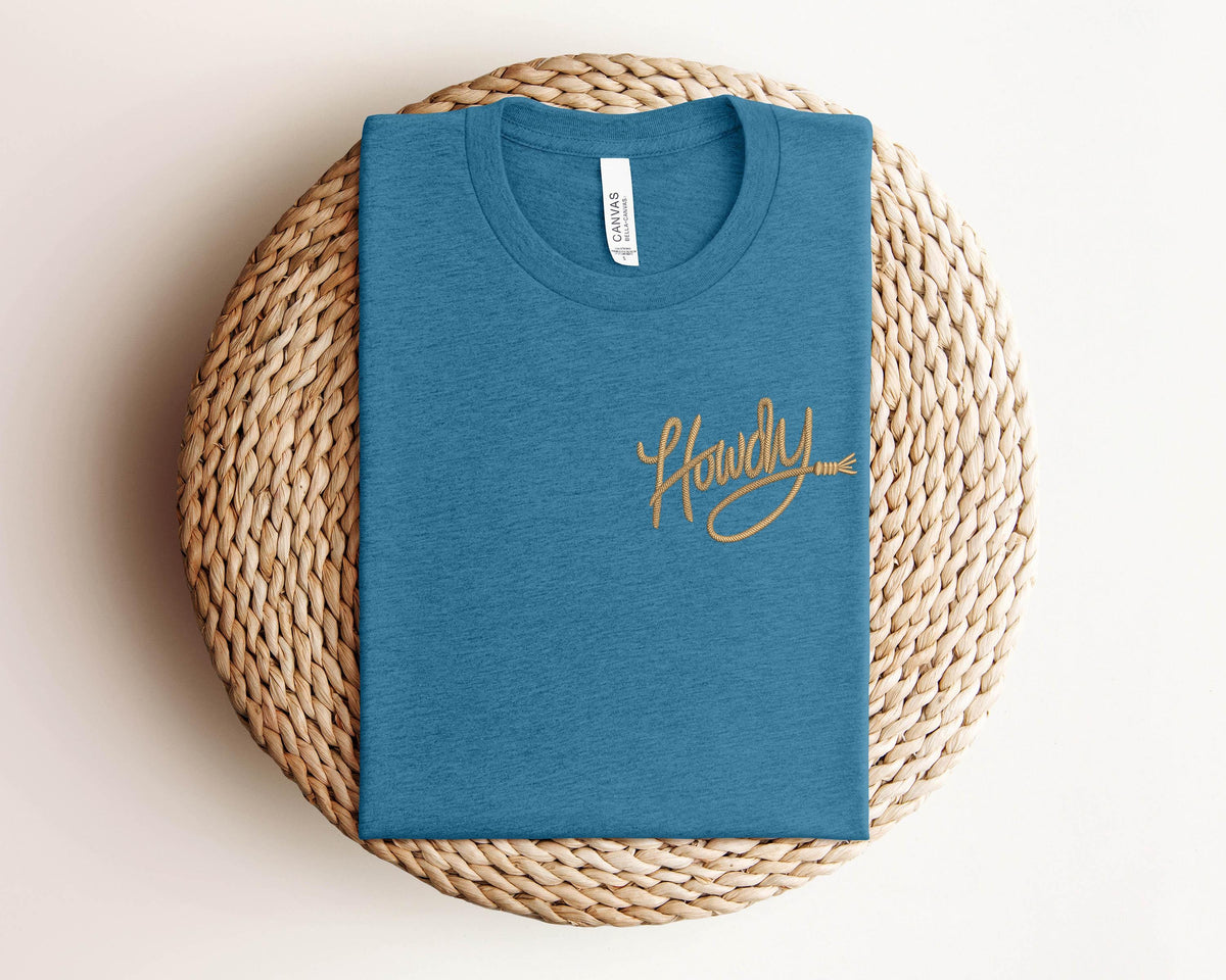 Embroidered Howdy Rope Script Shirt, Trendy Country Music Oversized Shirt, Embroidered Western Vintage Graphic Tee for Cowboy & Cowgirl