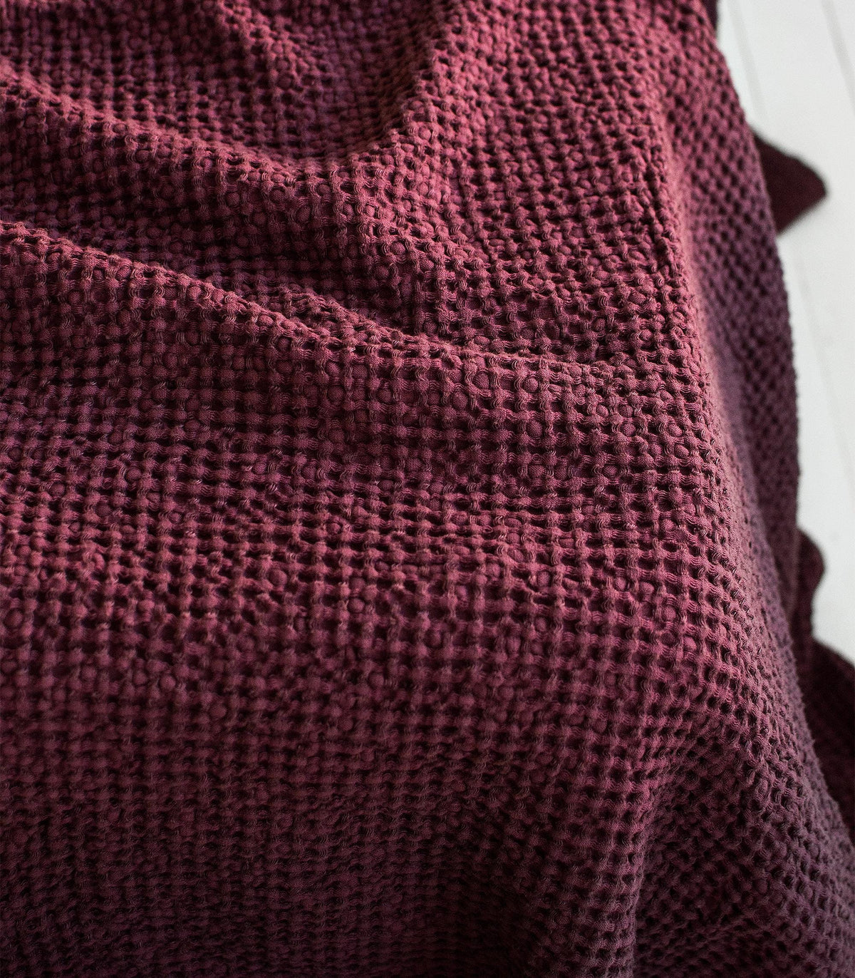 BURGUNDY LINEN WAFFLE Throw. Stonewashed Deep Ruby Linen Bed Throw Blanket in Soft Waffle Pattern. Natural Linen Waffle Red Throw Blanket