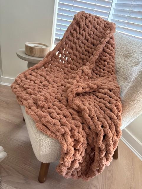 Chunky Knit Blanket: Hand-Knitted Chenille Throw - New Home Gift
