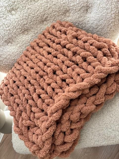 Chunky Knit Blanket: Hand-Knitted Chenille Throw - New Home Gift