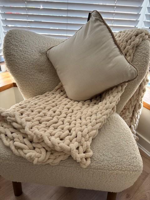 Chunky Knit Blanket: Hand-Knitted Chenille Throw - New Home Gift
