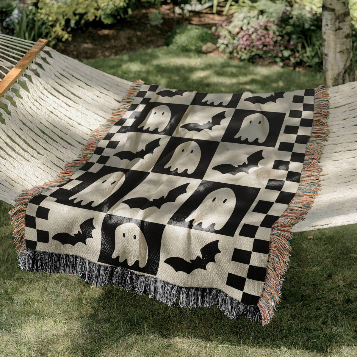 Halloween throw blanket,ghost throw blanket,Checkered blanket,cozy reading blanket,fall throw blanket,spooky season bats,autumn woven throw