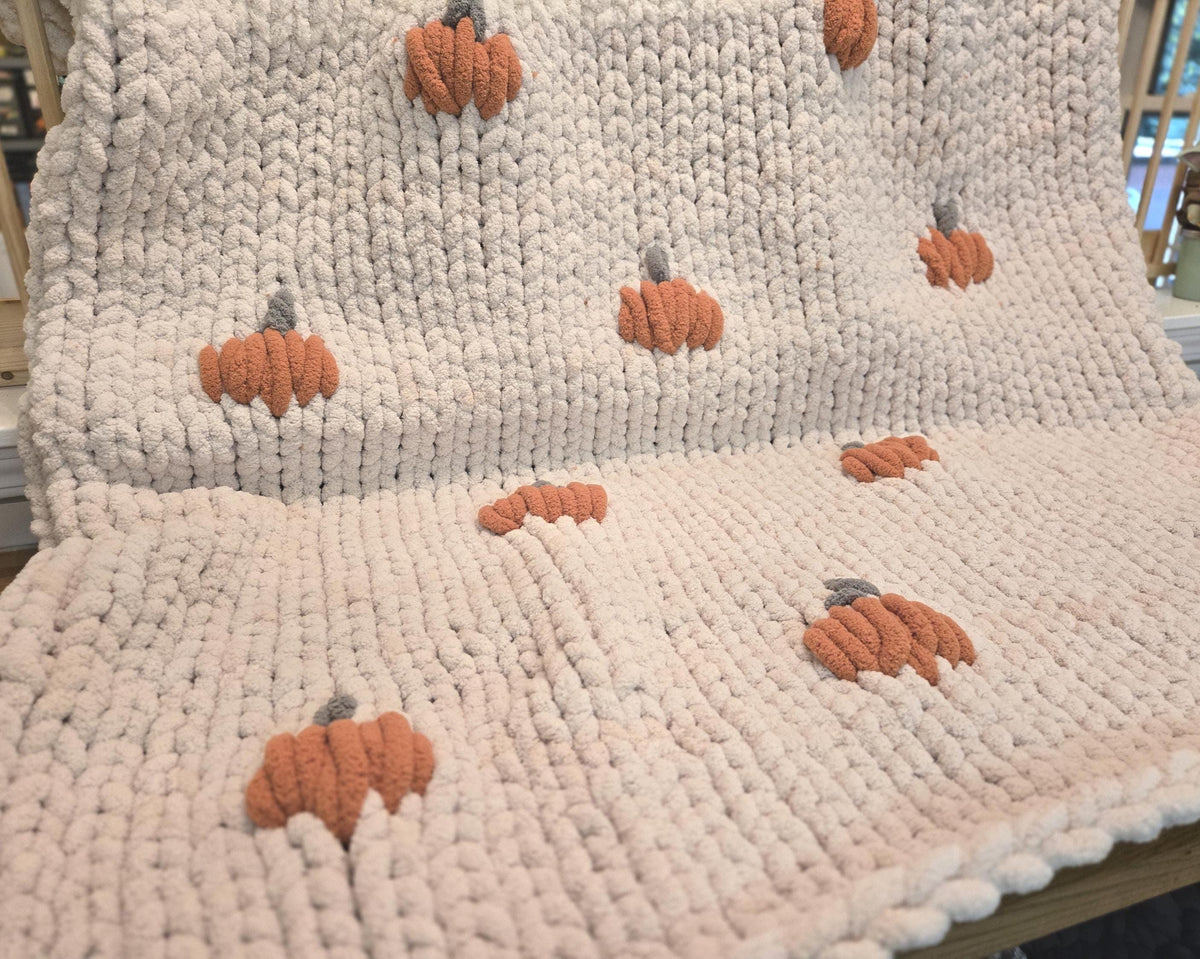 Pumpkin Handcrafted Beige Chenille Throw: Chunky Knit Blanket for Cozy Autumn Comfort