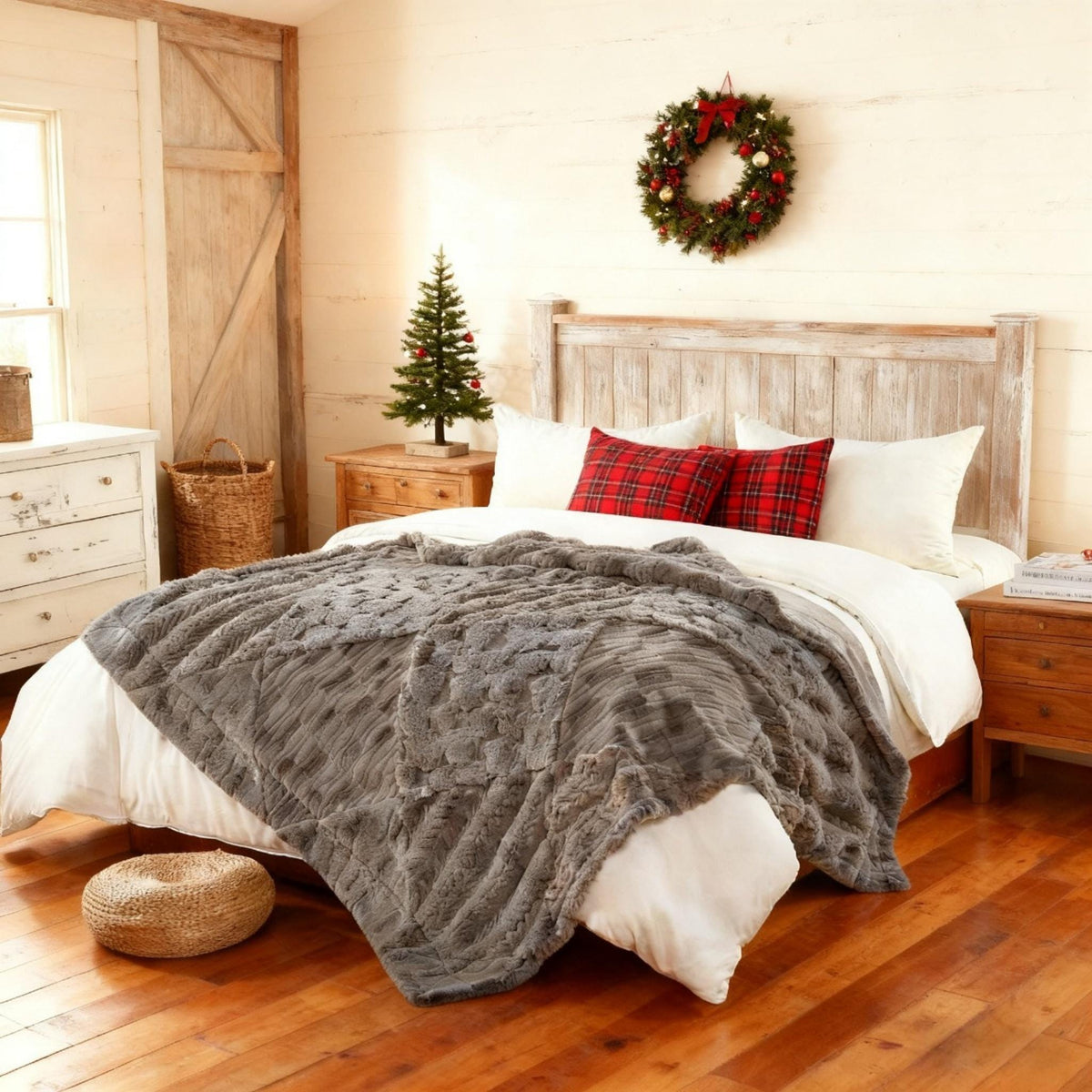 Plaid Patchwork Faux Fur Throw Blanket, Cozy Farmhouse Plush Couch Throw (60" x 70"), Rustic Home Decor Gift