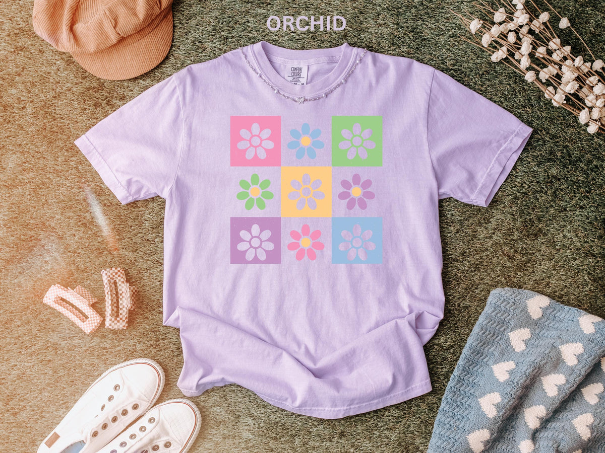 Comfort Colors Retro Checkered Flower Shirt, Summer Shirt for Women, Boho Floral T-Shirt, Floral Beach Shirt, Trendy Oversized Shirt Gift
