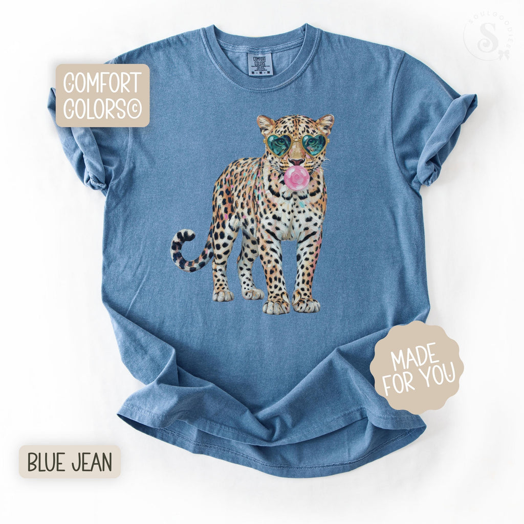 Leopard Comfort Colors Shirt Leopard Bubblegum Sunglasses T-Shirt Cute Animal Print Tee
