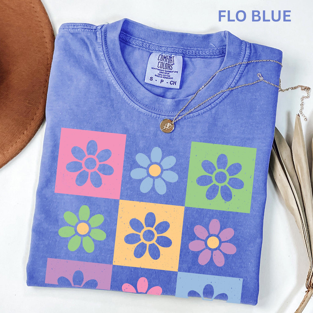 Comfort Colors Retro Checkered Flower Shirt, Summer Shirt for Women, Boho Floral T-Shirt, Floral Beach Shirt, Trendy Oversized Shirt Gift