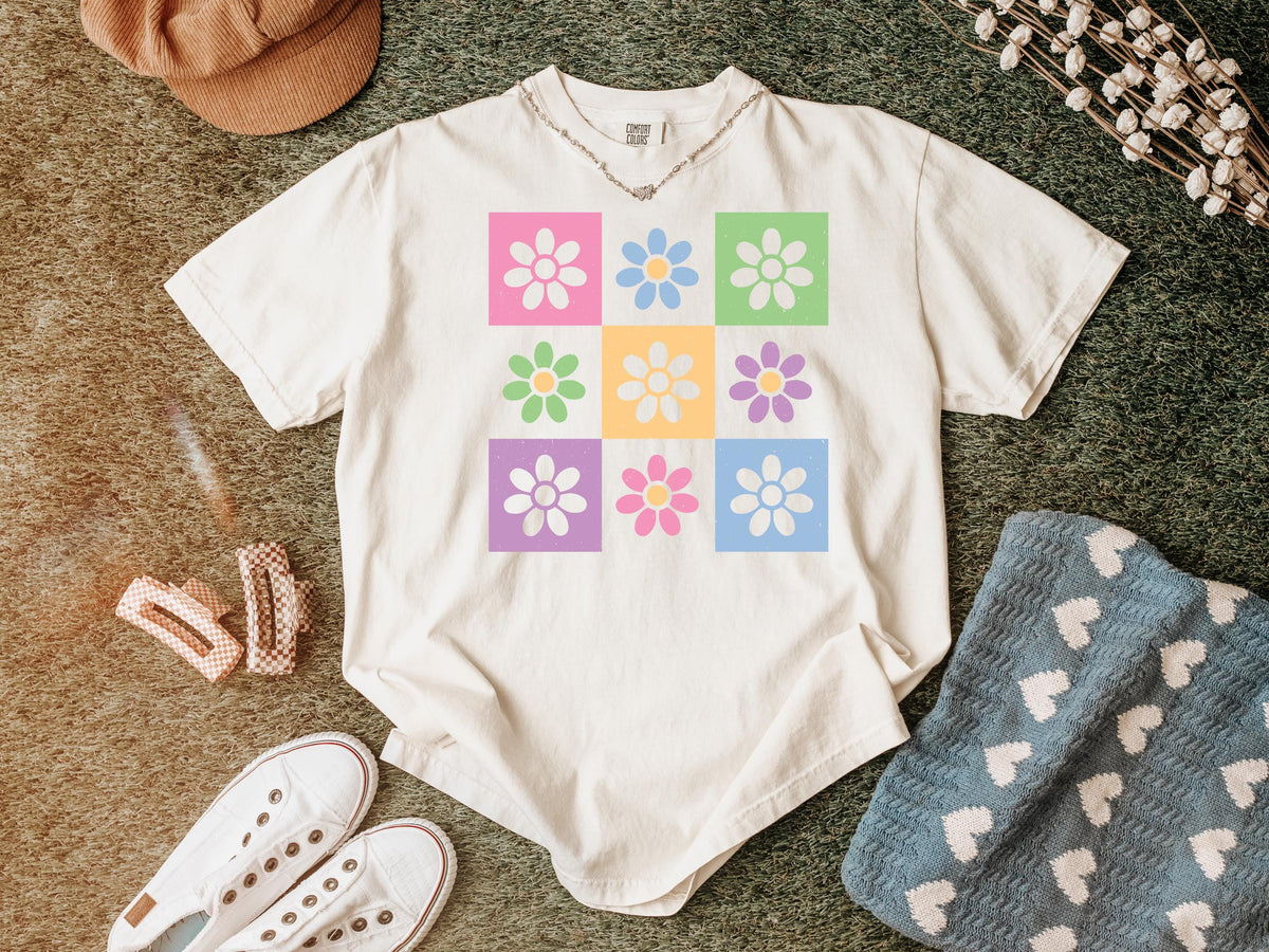 Comfort Colors Retro Checkered Flower Shirt, Summer Shirt for Women, Boho Floral T-Shirt, Floral Beach Shirt, Trendy Oversized Shirt Gift