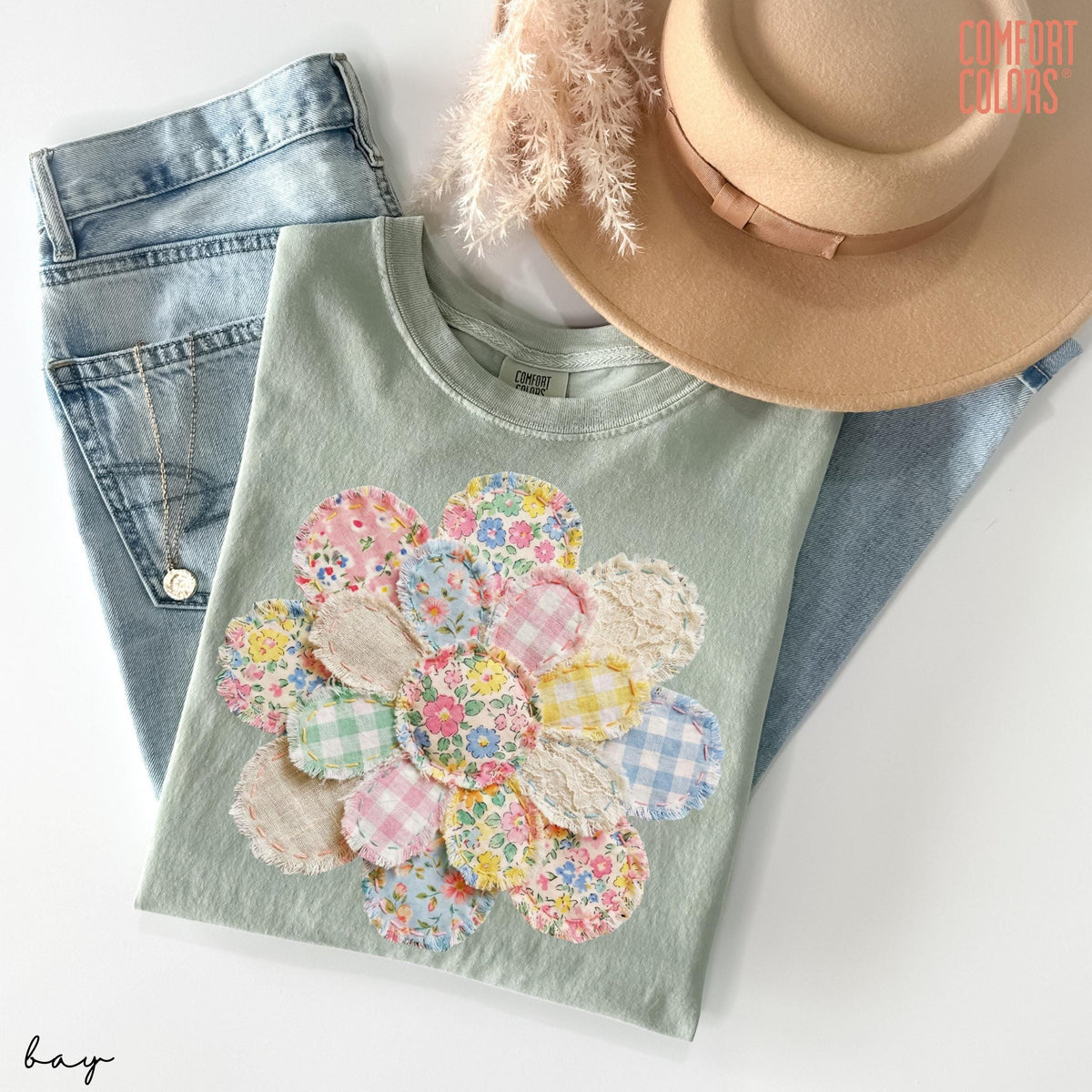 Comfort Colors® Faux Quilted Patchwork Daisy Shirt Floral Graphic Tee Vintage Aesthetic Flower Top Cottagecore Patchwork Shirt Spring Shirt