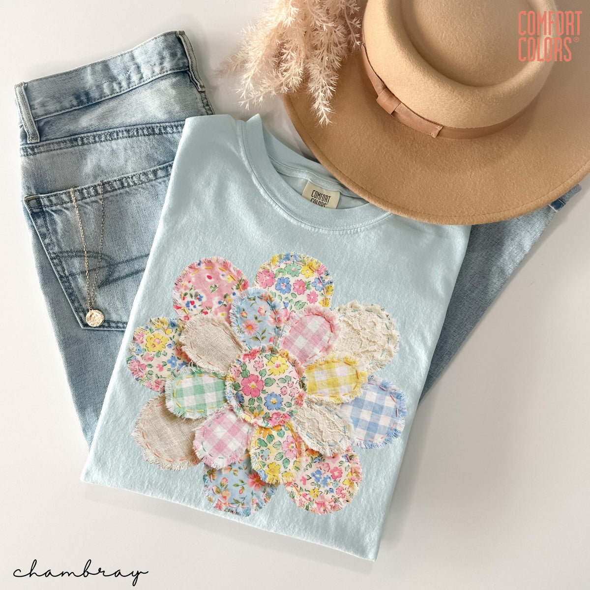 Comfort Colors® Faux Quilted Patchwork Daisy Shirt Floral Graphic Tee Vintage Aesthetic Flower Top Cottagecore Patchwork Shirt Spring Shirt