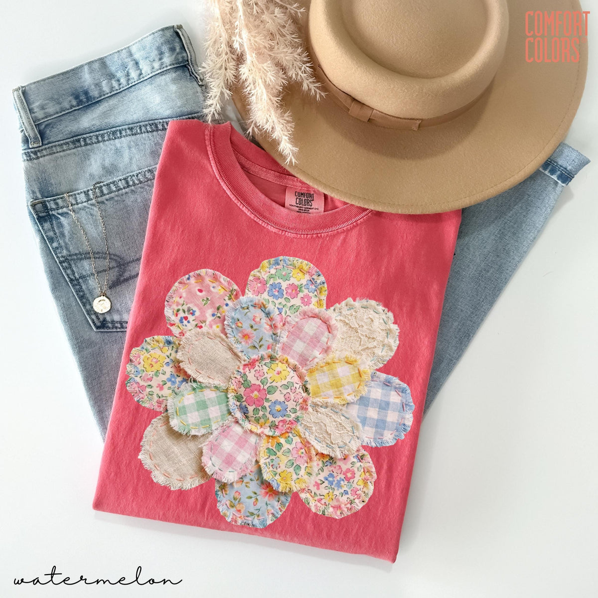 Comfort Colors® Faux Quilted Patchwork Daisy Shirt Floral Graphic Tee Vintage Aesthetic Flower Top Cottagecore Patchwork Shirt Spring Shirt