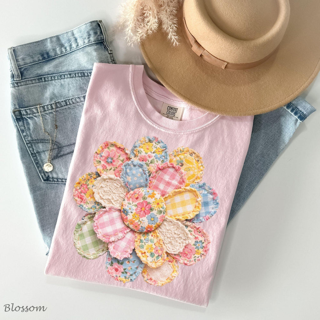 Comfort Colors® Faux Quilted Patchwork Daisy Shirt, Floral Graphic Tnk Top, Vintage Aesthetic Flower Top, Spring Cottagecore Patchwork Shirt