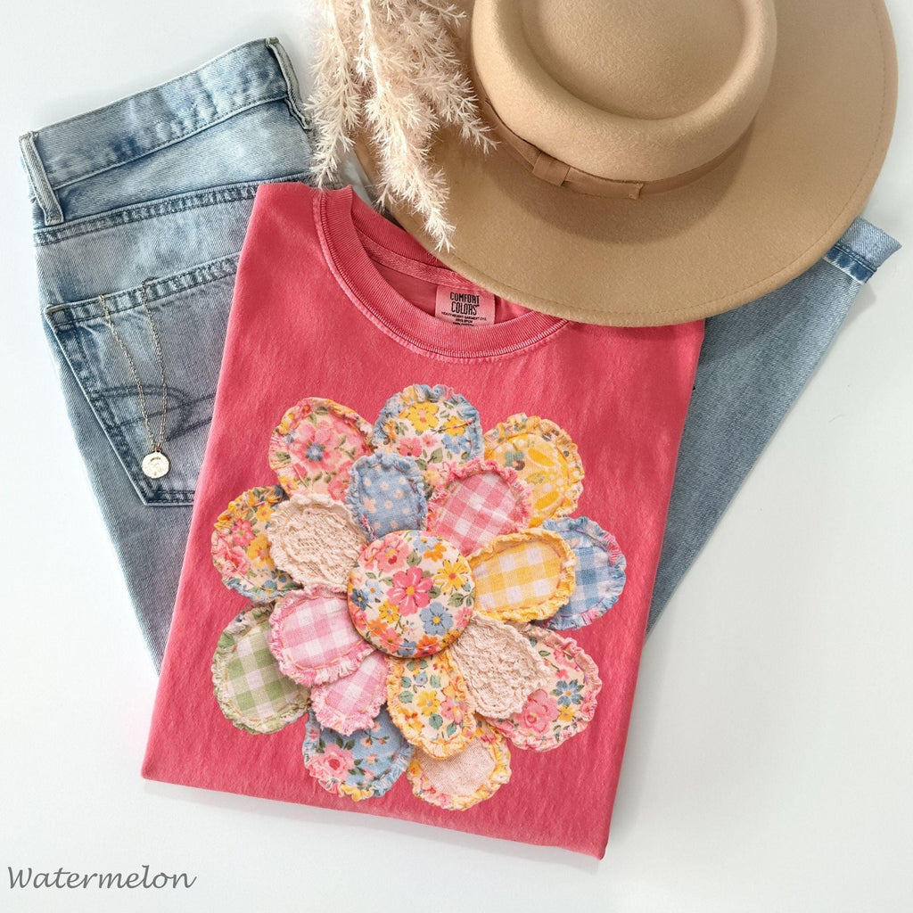 Comfort Colors® Faux Quilted Patchwork Daisy Shirt, Floral Graphic Tnk Top, Vintage Aesthetic Flower Top, Spring Cottagecore Patchwork Shirt