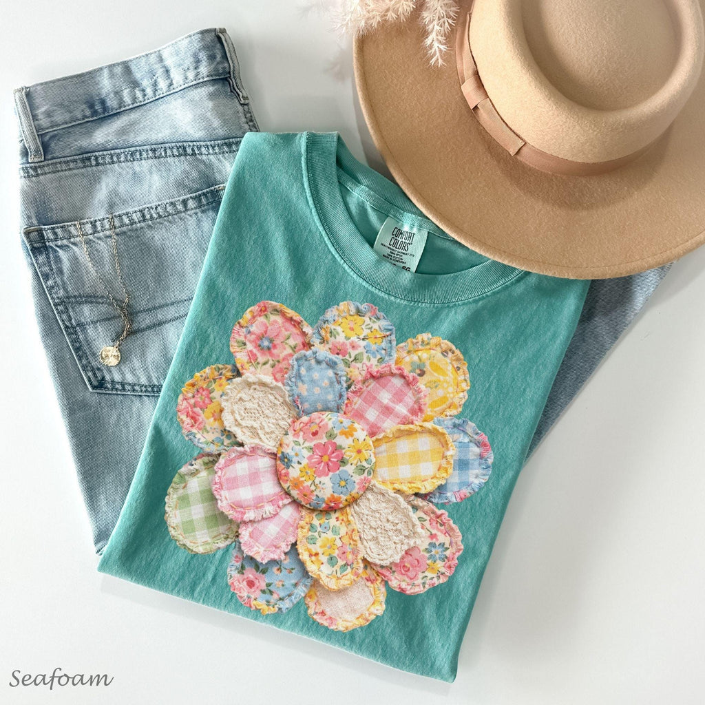 Comfort Colors® Faux Quilted Patchwork Daisy Shirt, Floral Graphic Tnk Top, Vintage Aesthetic Flower Top, Spring Cottagecore Patchwork Shirt