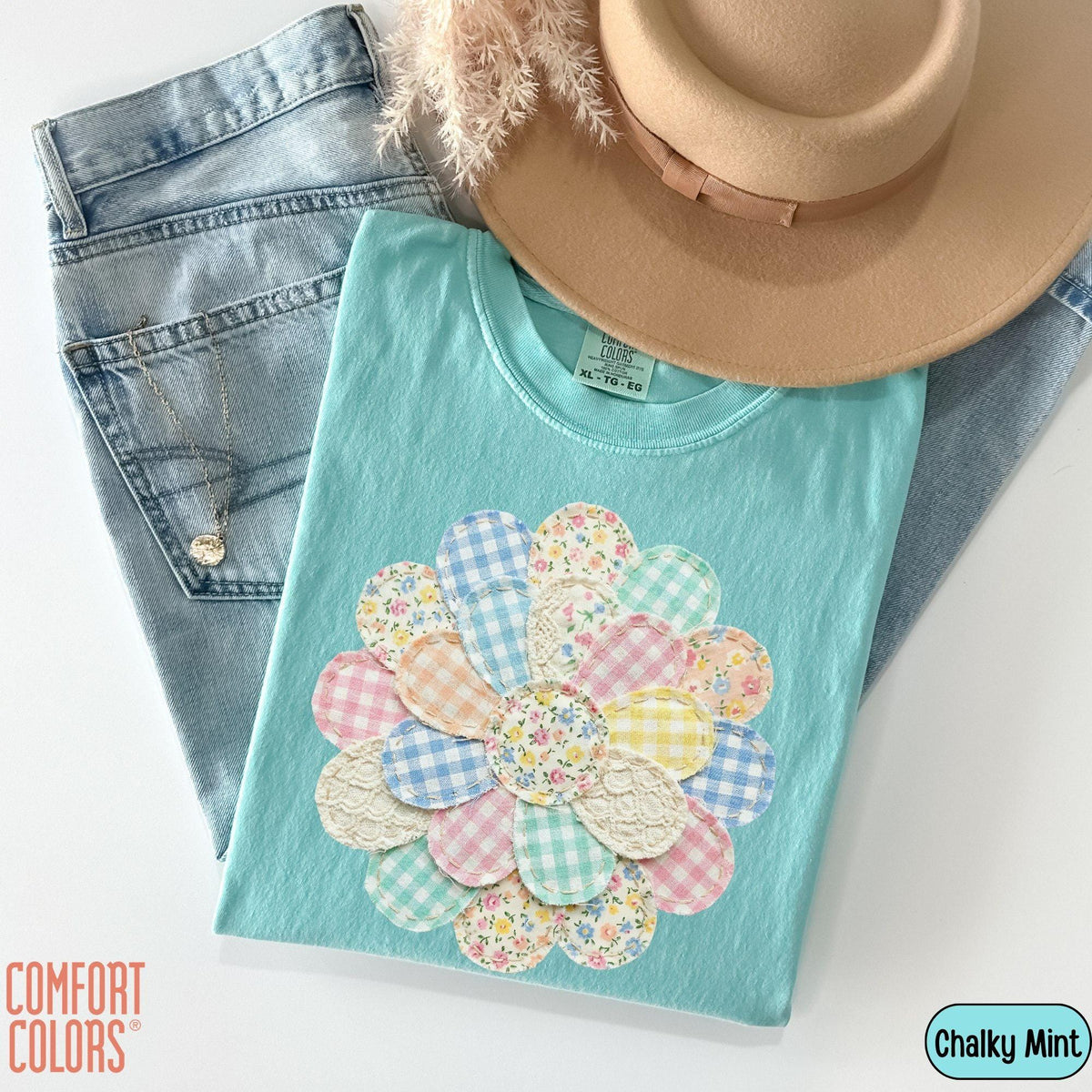Comfort Colors® Faux Quilted Patchwork Daisy Shirt Floral Graphic Tee Vintage Aesthetic Flower Top Cottagecore Patchwork Shirt Spring Shirt