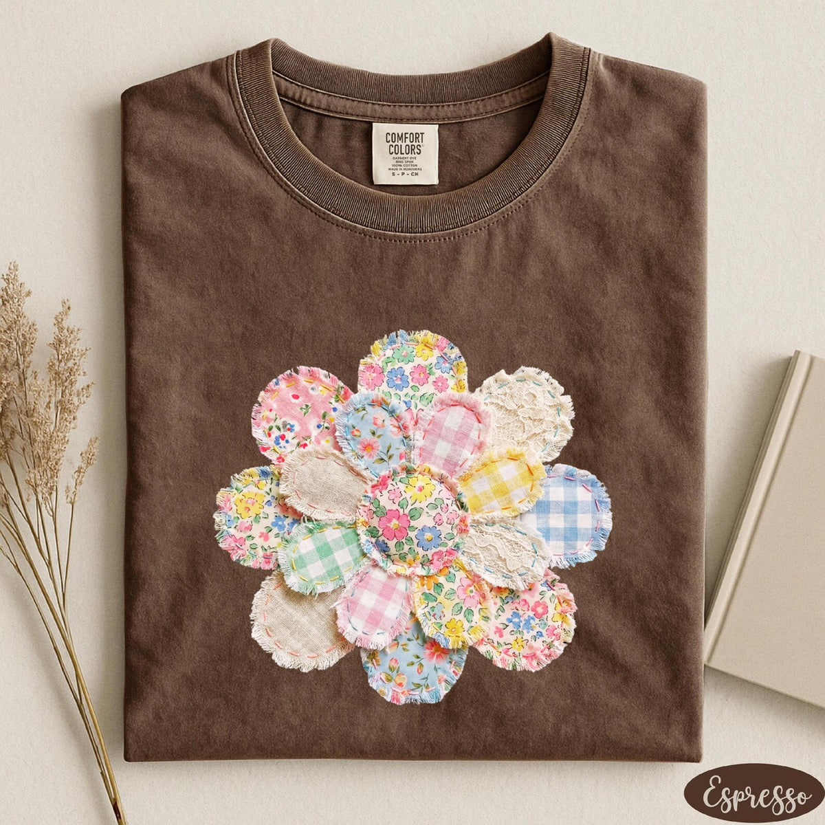 Comfort Colors® FAUX Quilted Patchwork Daisy Shirt Floral Graphic Tee Vintage Aesthetic Flower Top Cottagecore Patchwork Shirt Spring Shirt