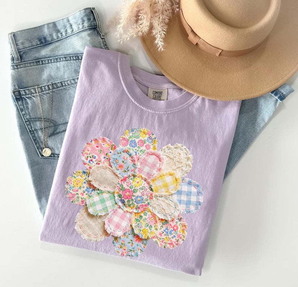 Comfort Colors® FAUX Quilted Patchwork Daisy Shirt Floral Graphic Tee Vintage Aesthetic Flower Top Cottagecore Patchwork Shirt Spring Shirt