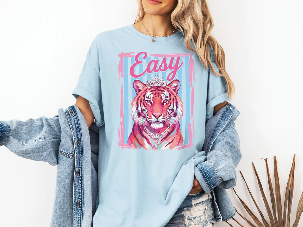 Preppy Tiger Graphic Comfort Colors™ T-Shirt Trendy Fashion Oversized Top Aesthetic Shirt for Women Teen Girl Apparel Shirt