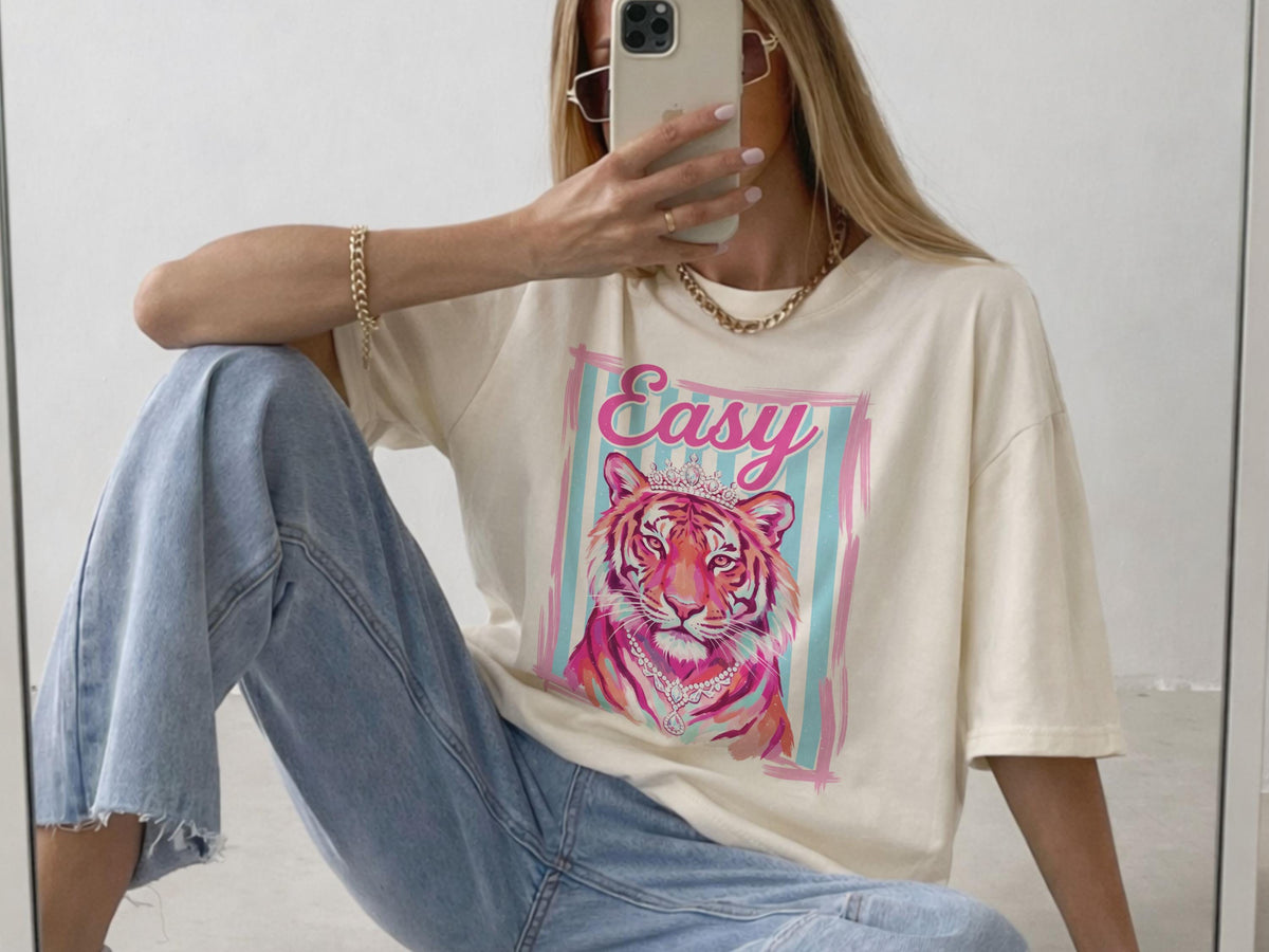 Preppy Tiger Graphic Comfort Colors™ T-Shirt Trendy Fashion Oversized Top Aesthetic Shirt for Women Teen Girl Apparel Shirt